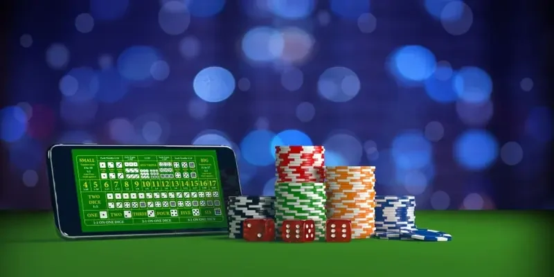 So sánh lợi ích và rủi ro khi chơi game bài đổi thưởng